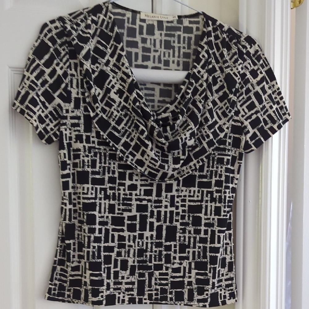 Elegant Black and Cream Patterned Women's Blouse